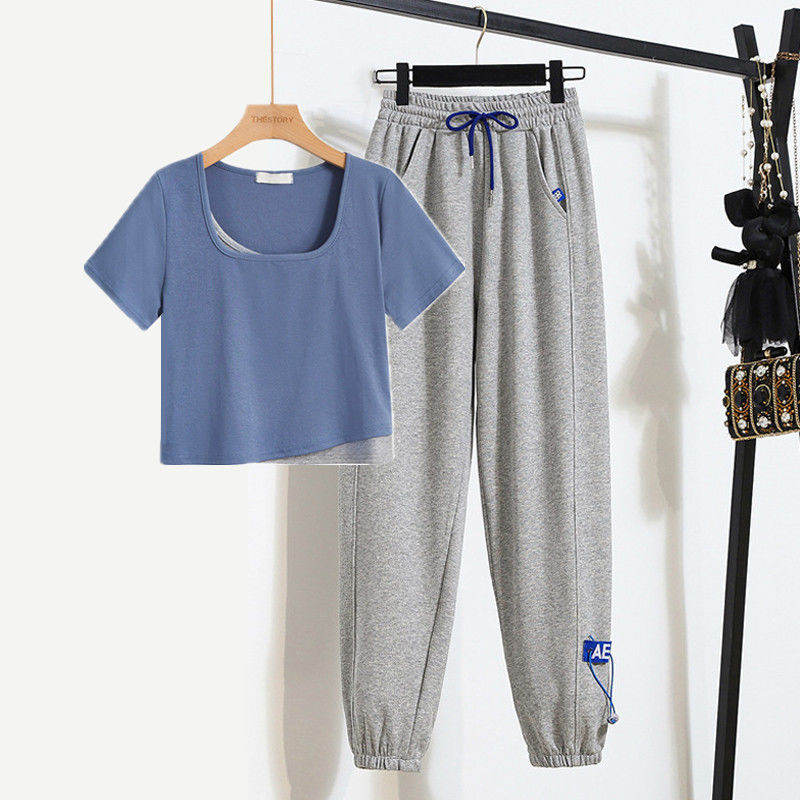 藍色/T恤+灰色/休閒褲