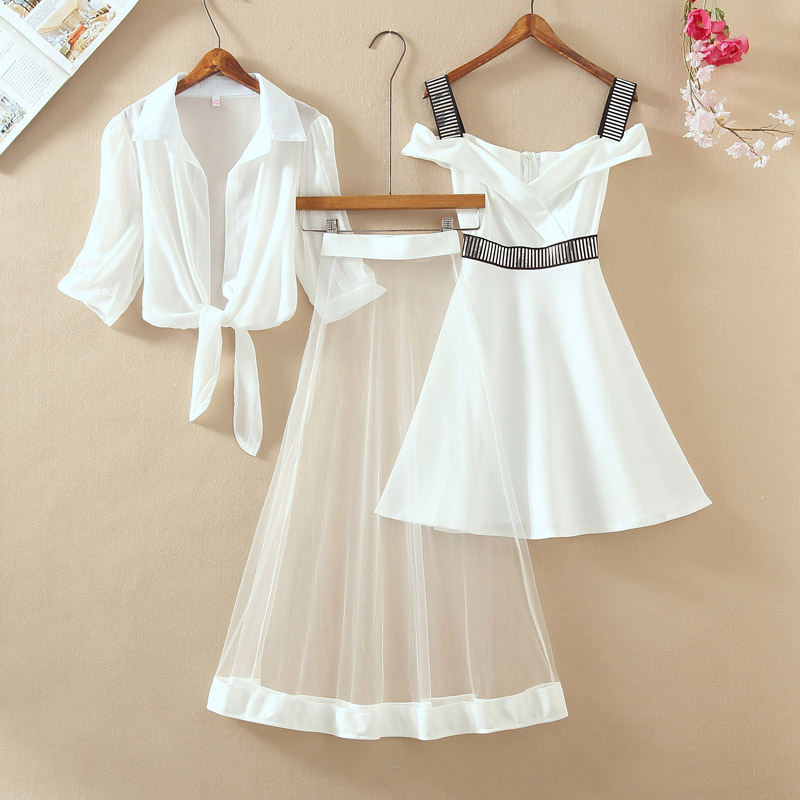披肩+白裙+白色蕾絲