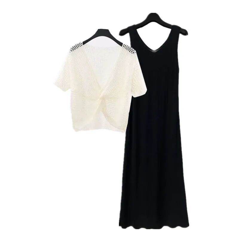 白色短袖+黑色裙子