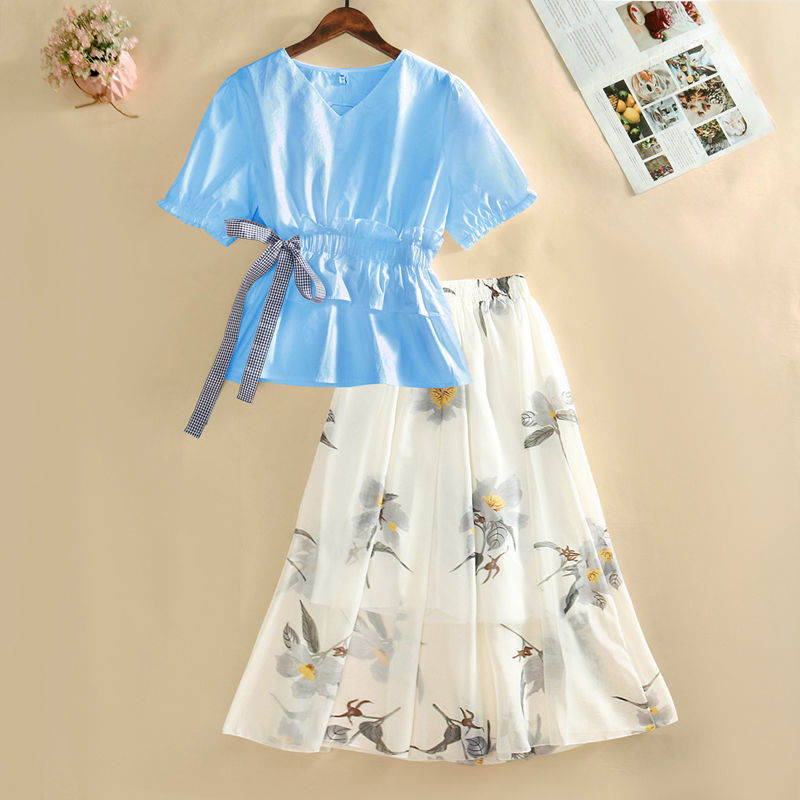 藍色/襯衫+米色/半身裙類