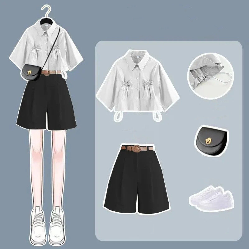 白色襯衫+黑色短褲/套裝