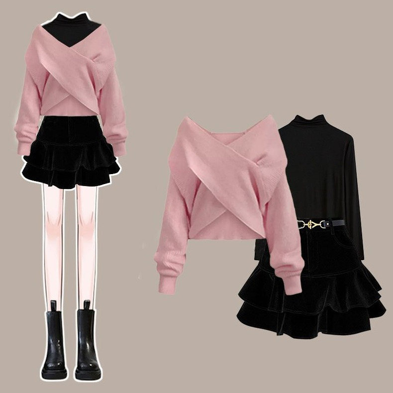 粉色毛衣+黑色內搭T+黑色裙類/三件套