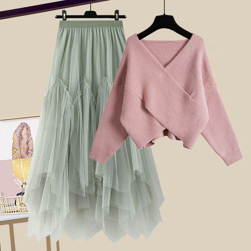 粉色毛衣+綠色半身裙/套裝